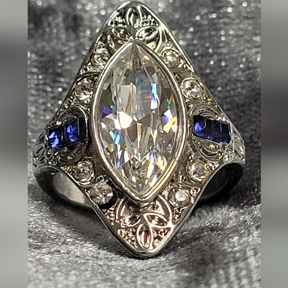 Floral Shaped Crystal Art Deco Ring - Picture 2 of 5